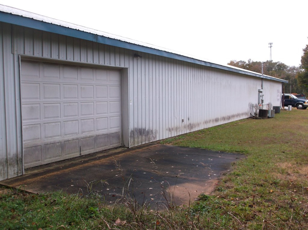 903 S Locust Street Property Photo 18