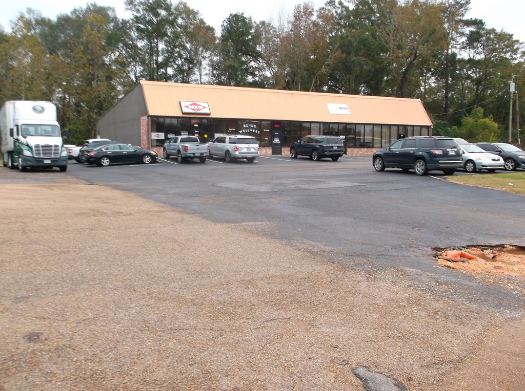 903 S Locust Street Property Photo 24