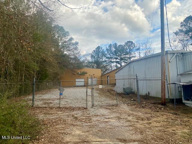 143689 Property Photo 6