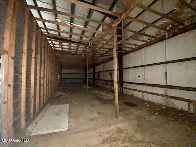 143689 Property Photo 17