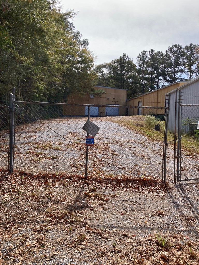 301 Presley Blvd. We Street Property Photo 3