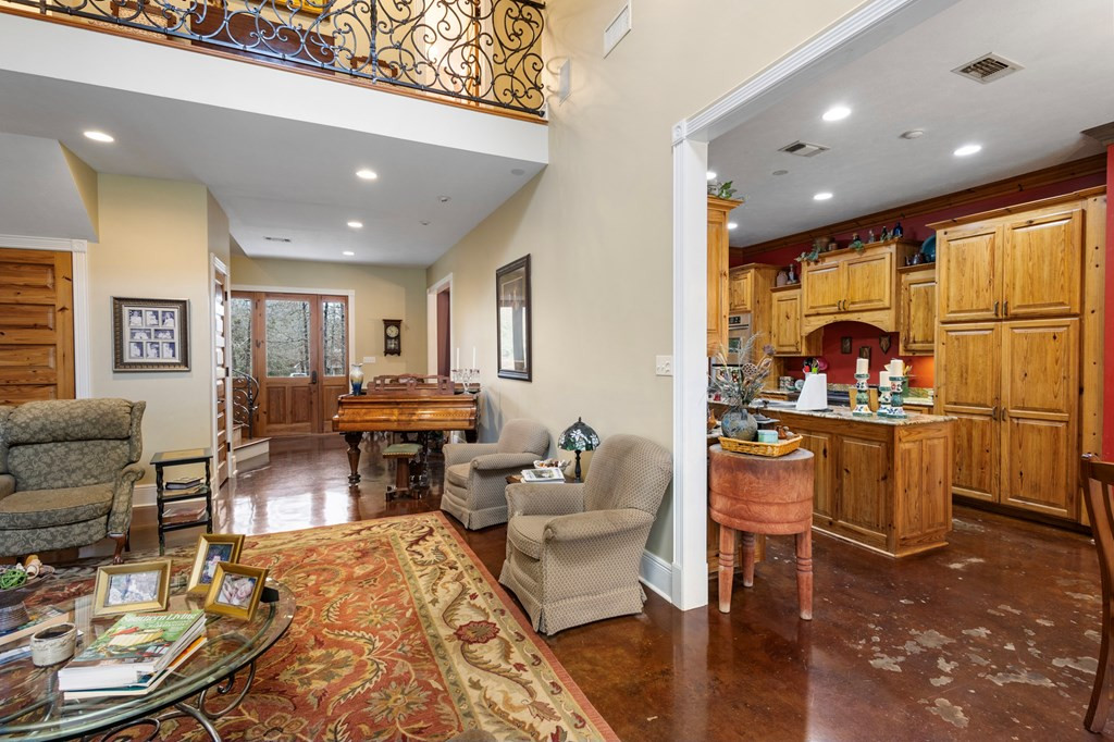 1056 Turkey Ridge Road Property Photo 9