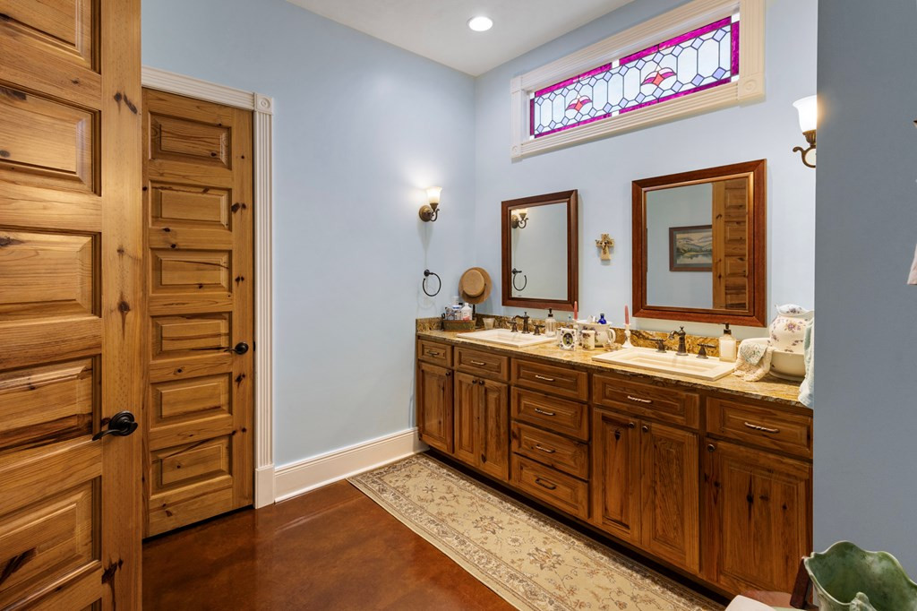 1056 Turkey Ridge Road Property Photo 18
