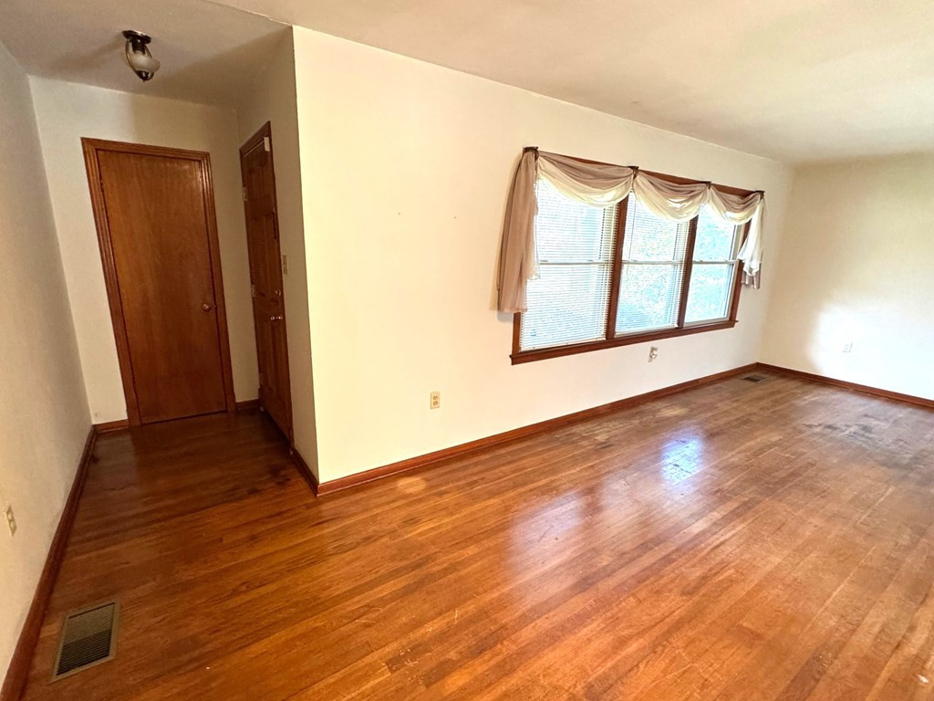 106 Shelly Drive Property Photo 2