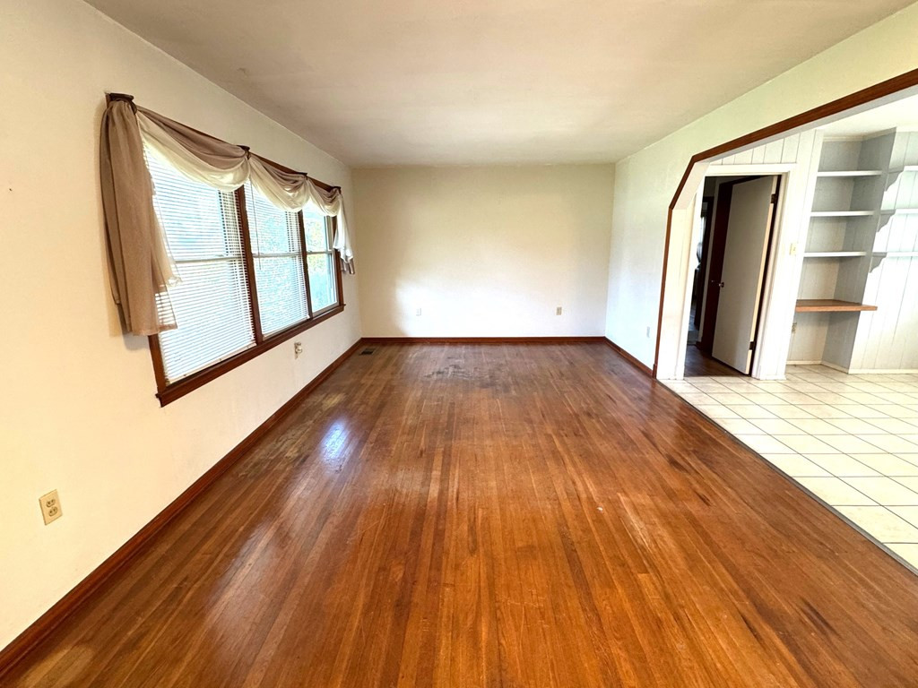 106 Shelly Drive Property Photo 3