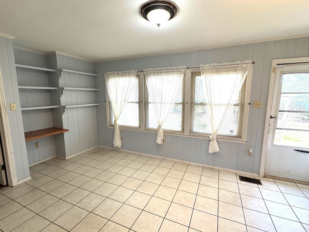 106 Shelly Drive Property Photo 4