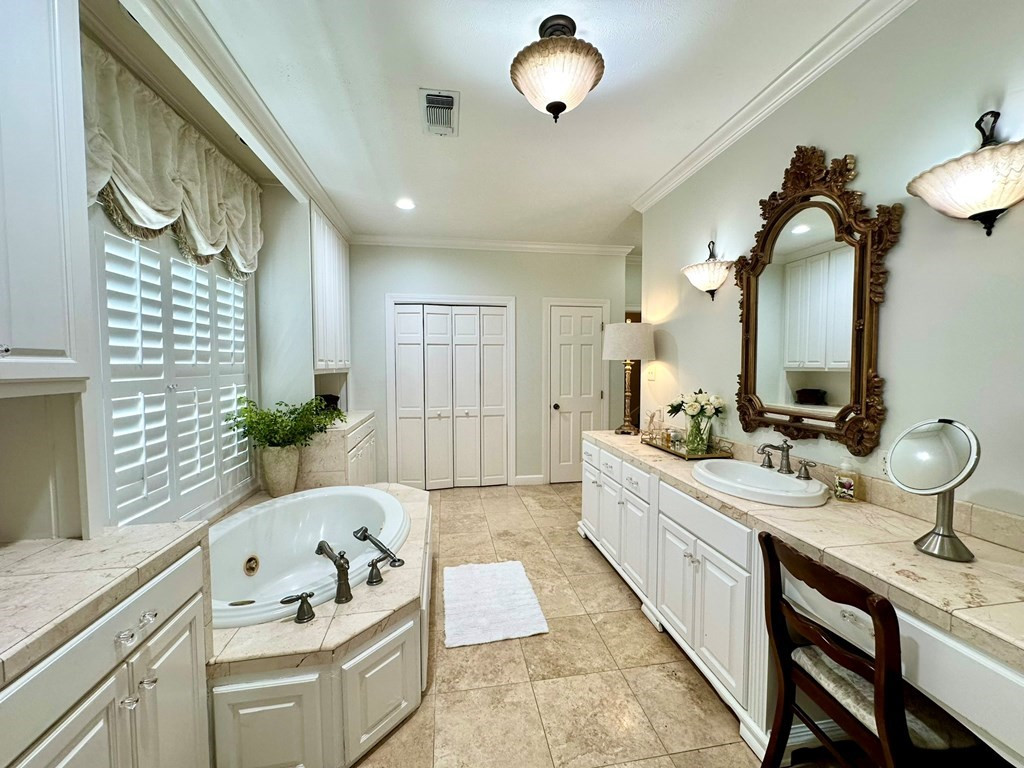 3000 Delaware Avenue Property Photo 15