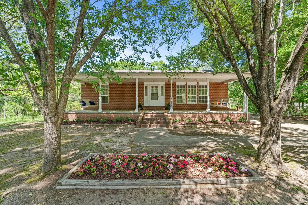 1017 Seventh Street Property Photo 1