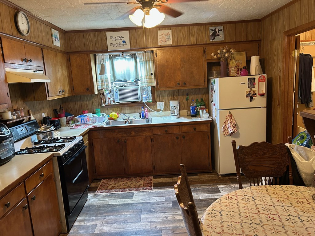 145 Beech Street Property Photo 14