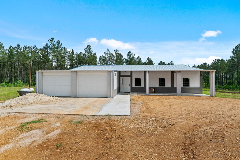 3285 Summit Drive Property Photo 2