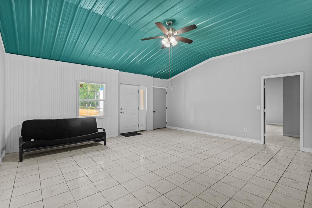 3285 Summit Drive Property Photo 10