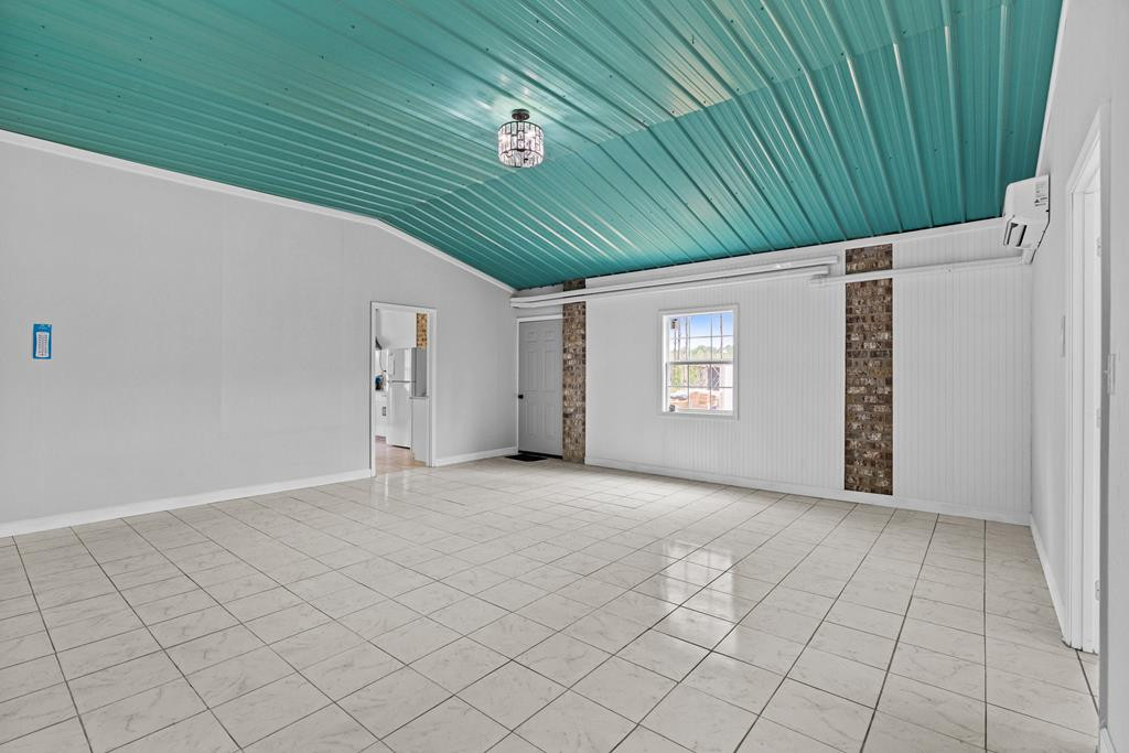 3285 Summit Drive Property Photo 11