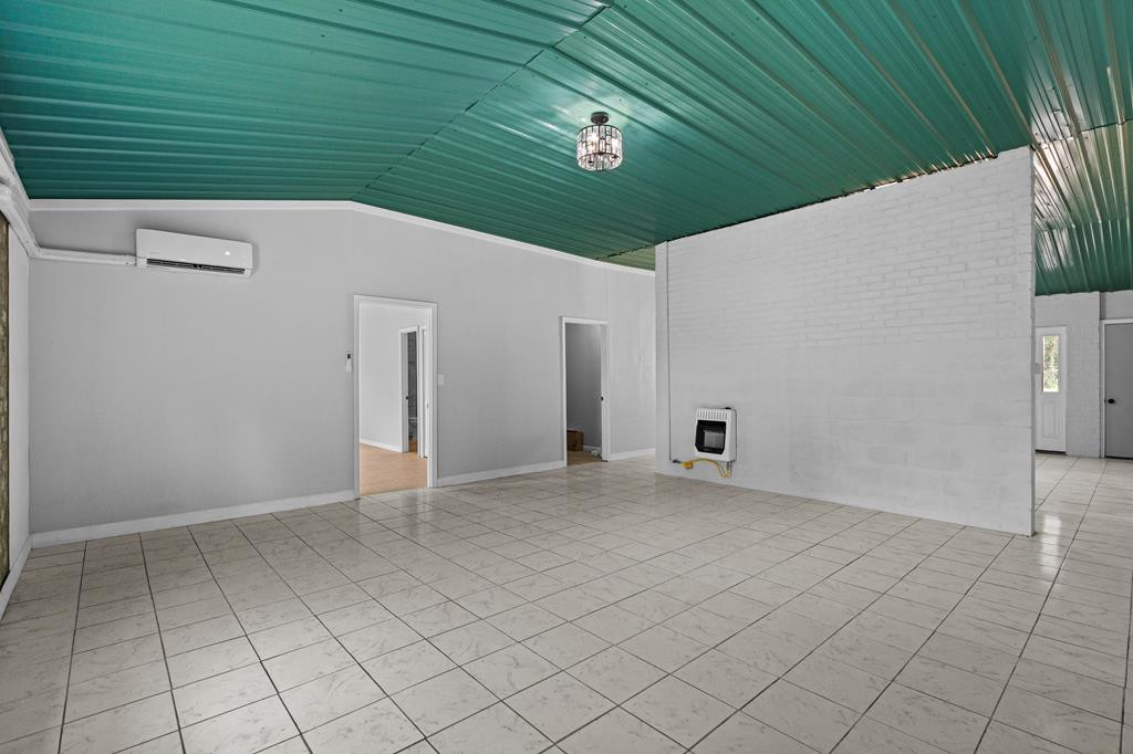 3285 Summit Drive Property Photo 12