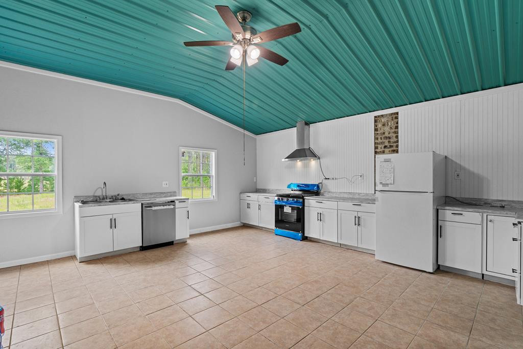 3285 Summit Drive Property Photo 14