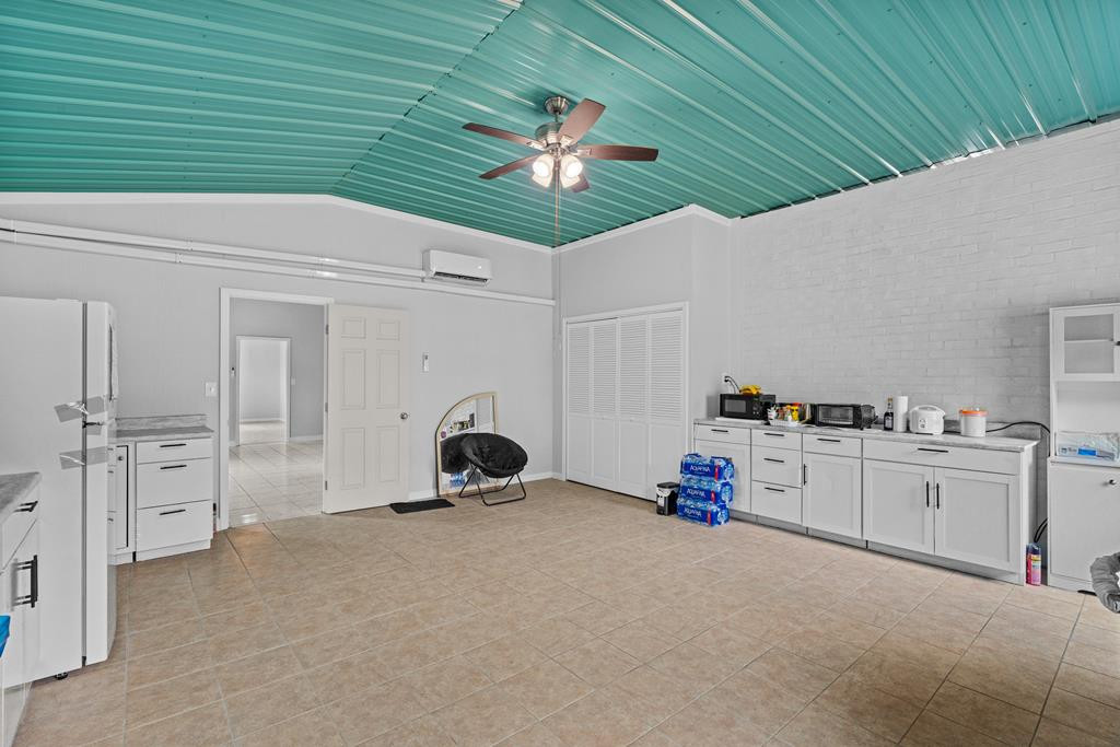 3285 Summit Drive Property Photo 17