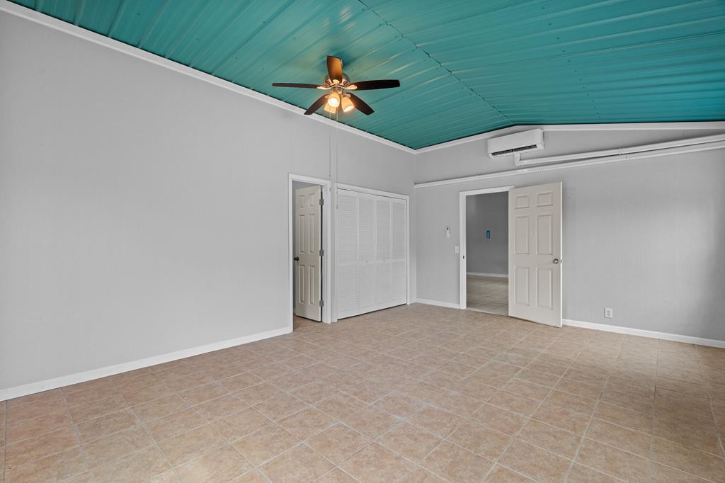 3285 Summit Drive Property Photo 19