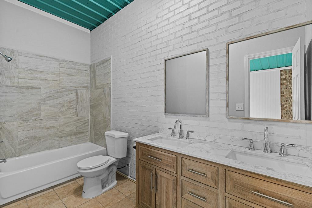 3285 Summit Drive Property Photo 20