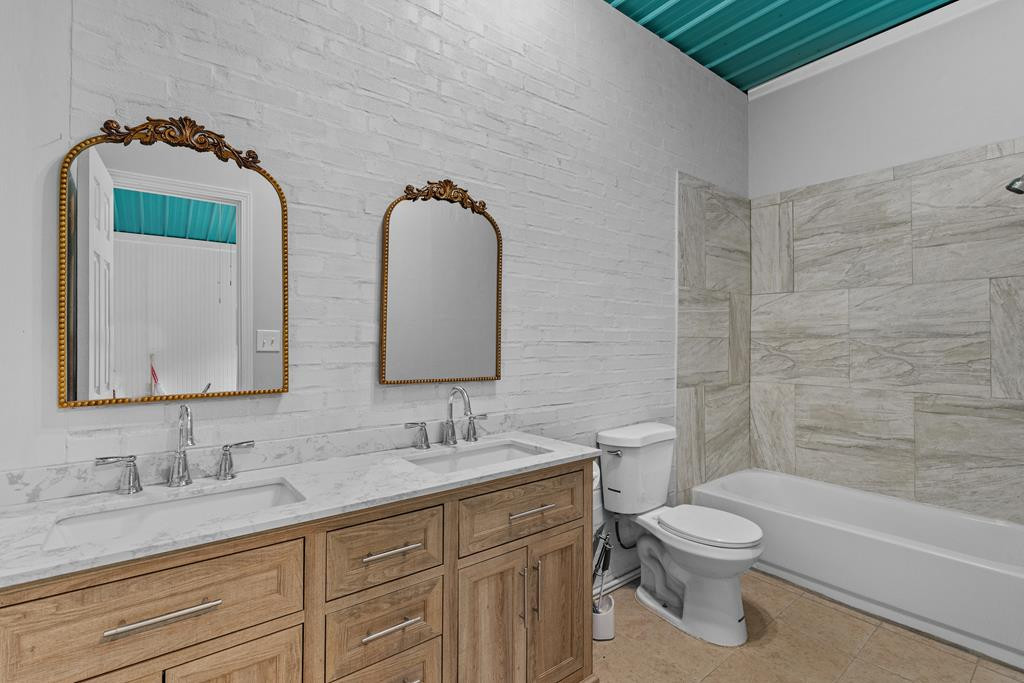 3285 Summit Drive Property Photo 24