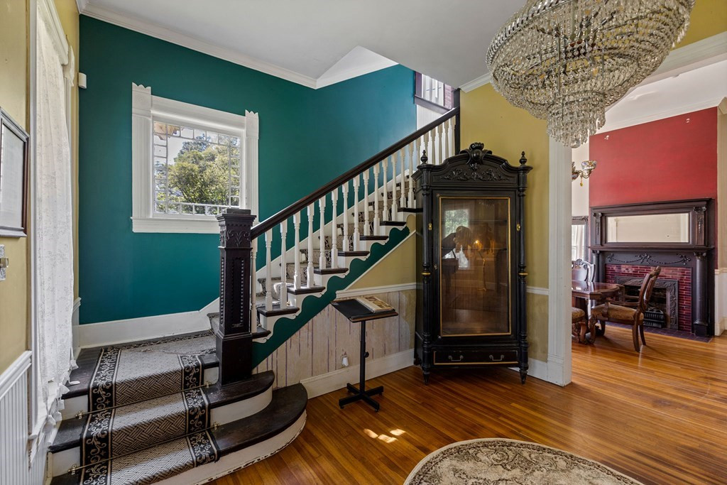 102 W Myrtle Street Property Photo 7