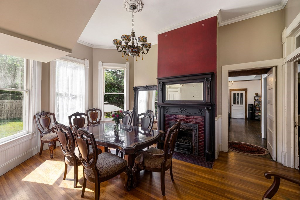 102 W Myrtle Street Property Photo 9