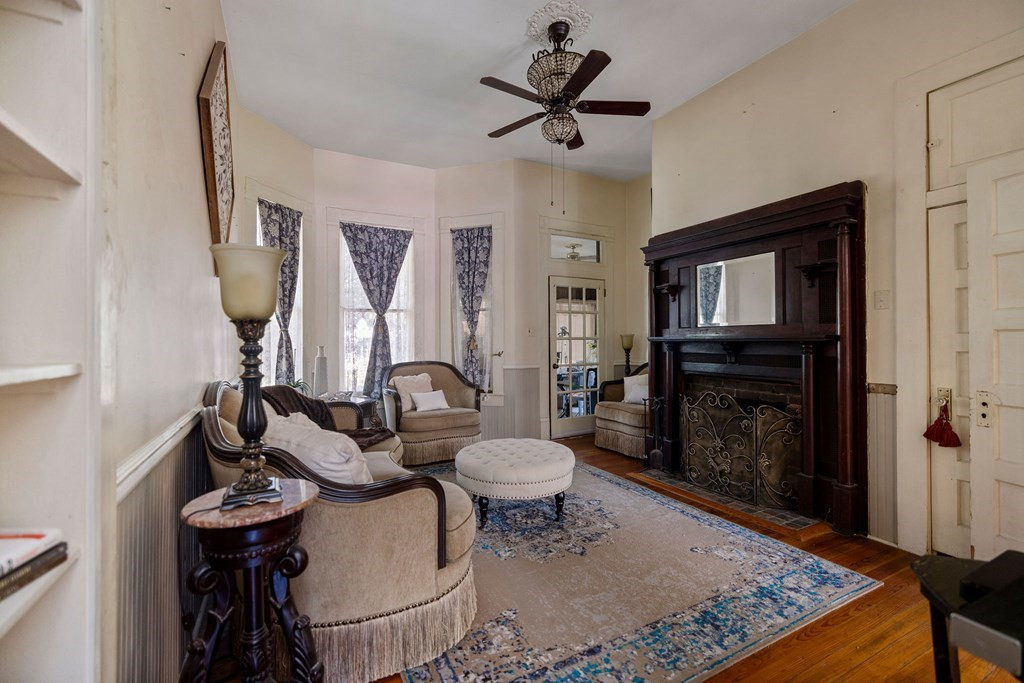 102 W Myrtle Street Property Photo 12