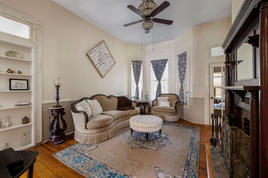 102 W Myrtle Street Property Photo 13