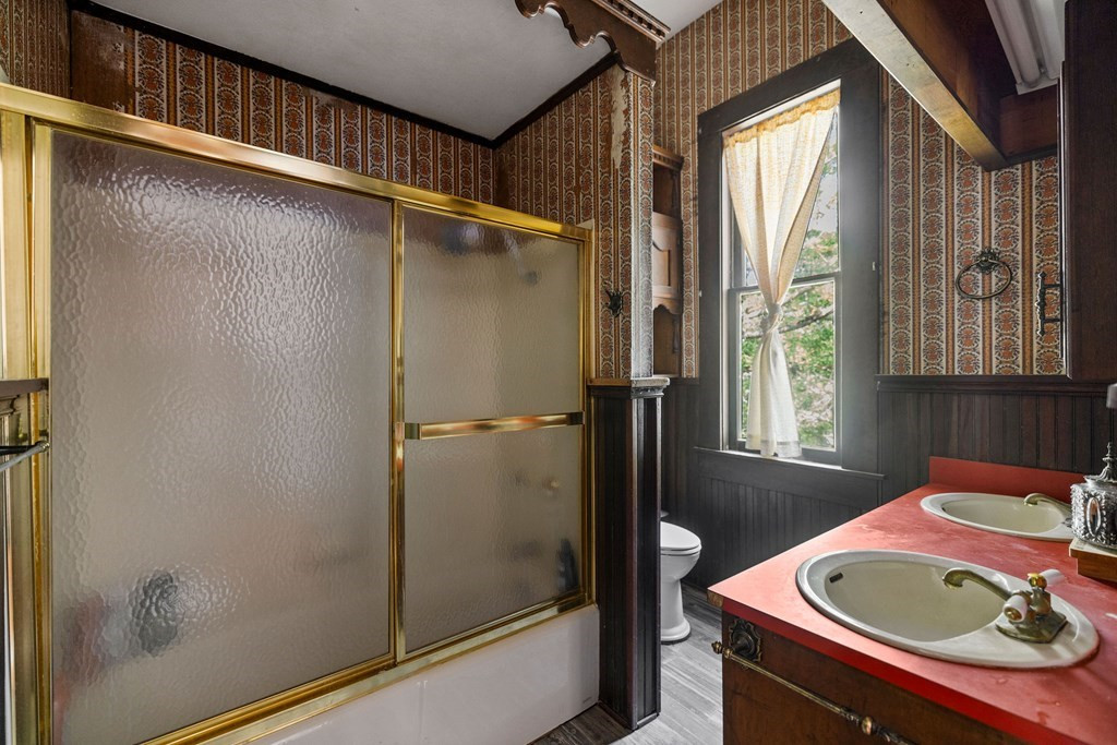 102 W Myrtle Street Property Photo 15