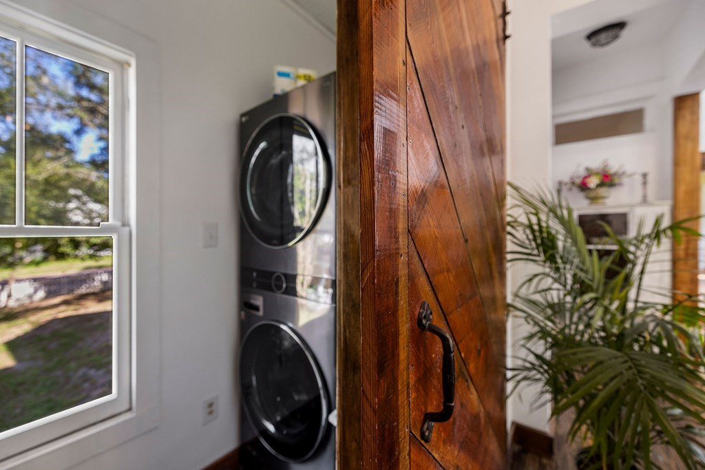 102 W Myrtle Street Property Photo 20