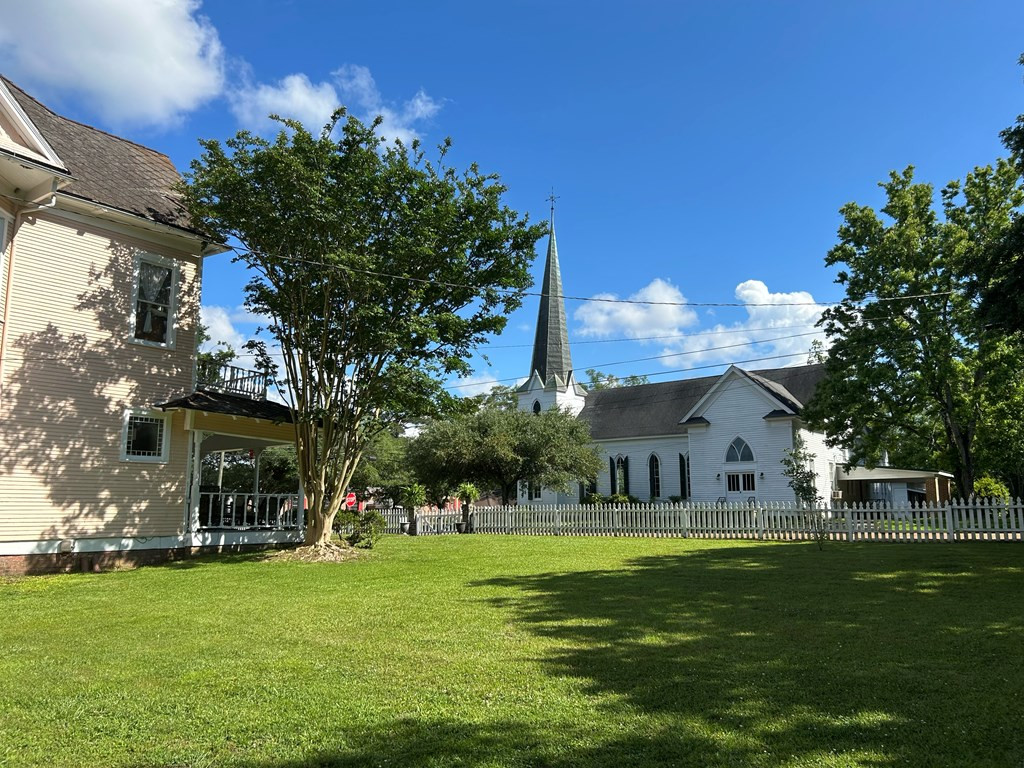 102 W Myrtle Street Property Photo 26