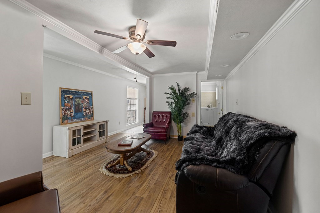 102 W Myrtle Street Property Photo 35