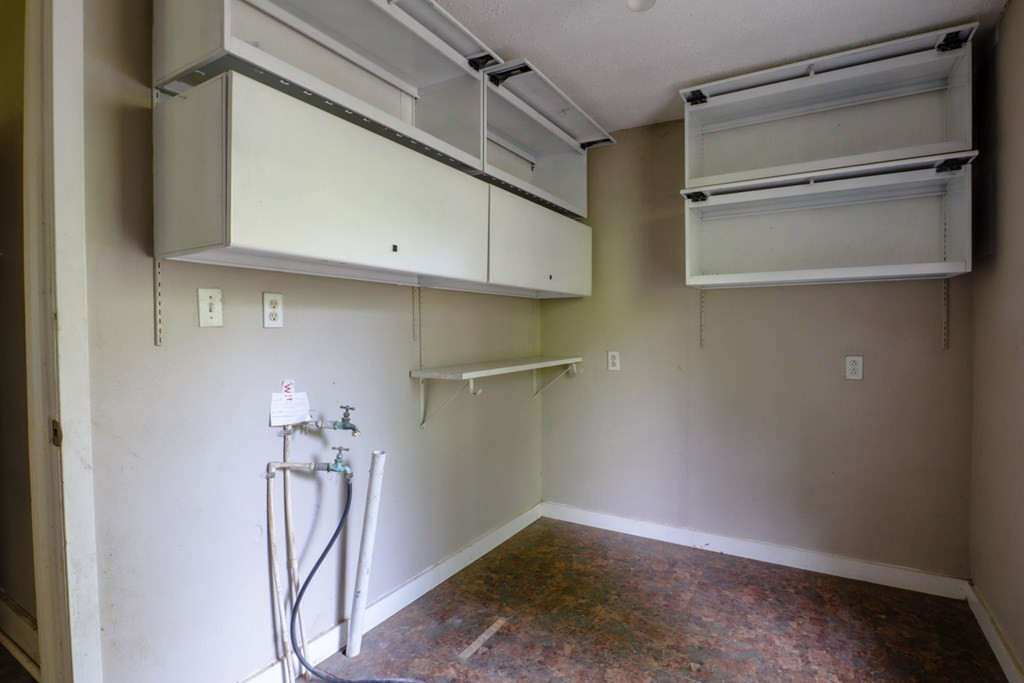 1022 Friendship Circle Property Photo 10