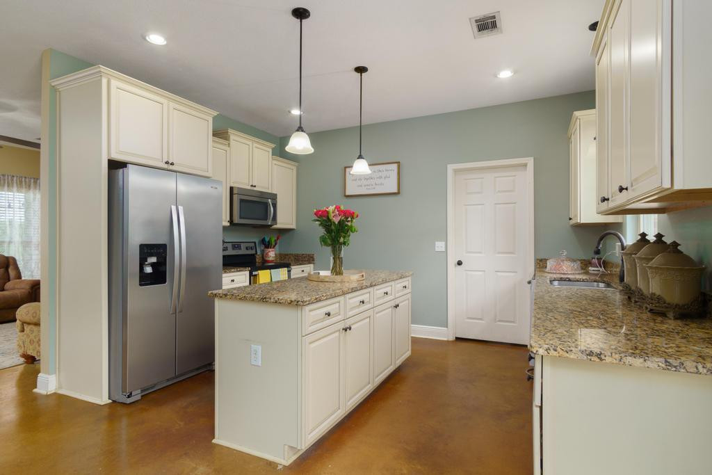 3603 Highway 583 Se Property Photo 7