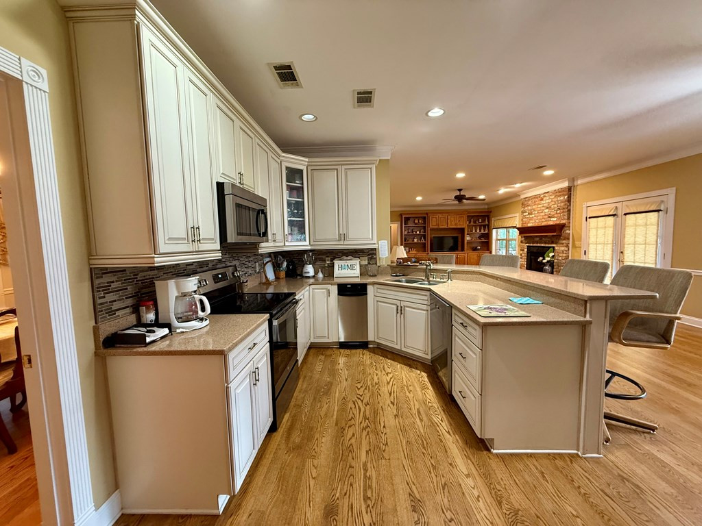 3100 Wallace Drive Property Photo 7