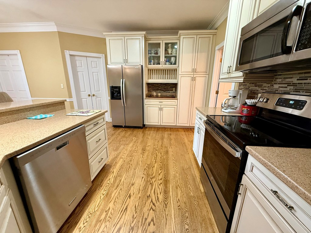 3100 Wallace Drive Property Photo 8