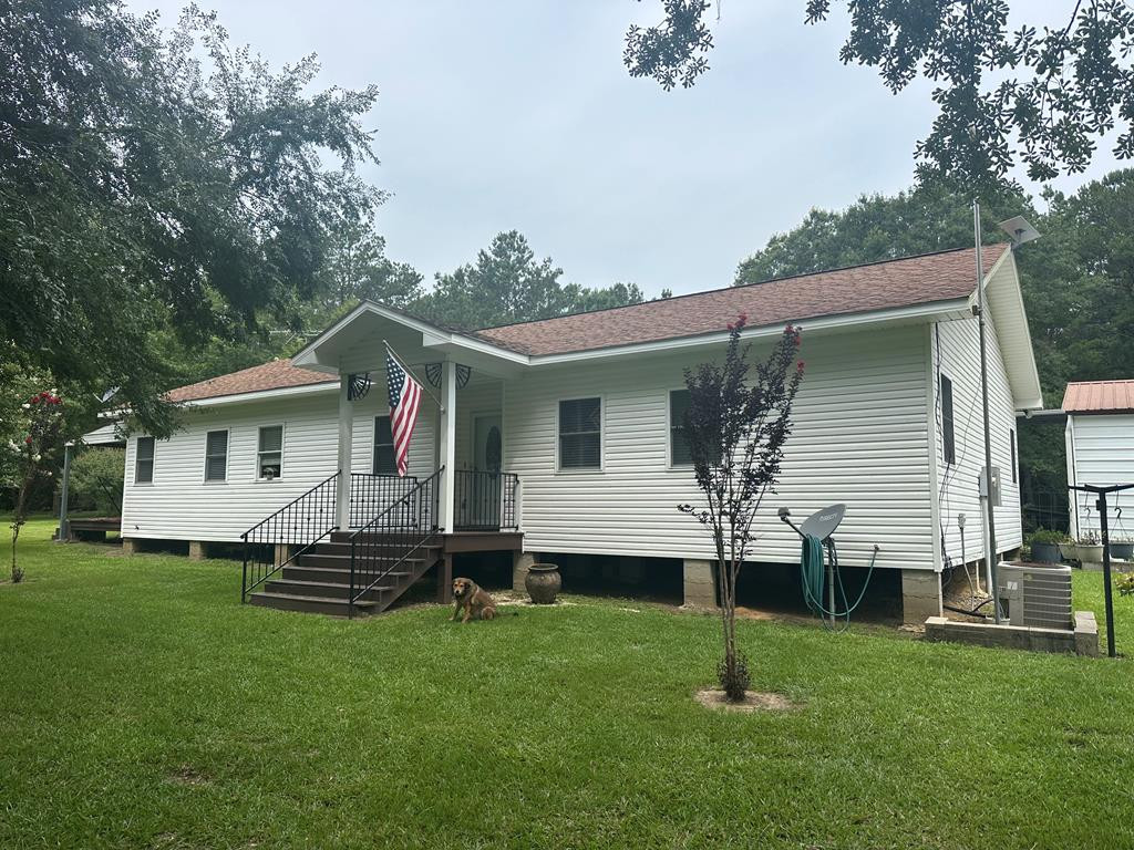 7679 Highway 568 Property Photo 1