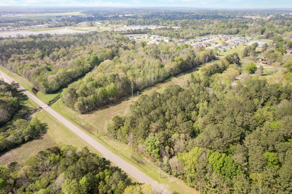 144 Don Curt Boulevard Property Photo 4