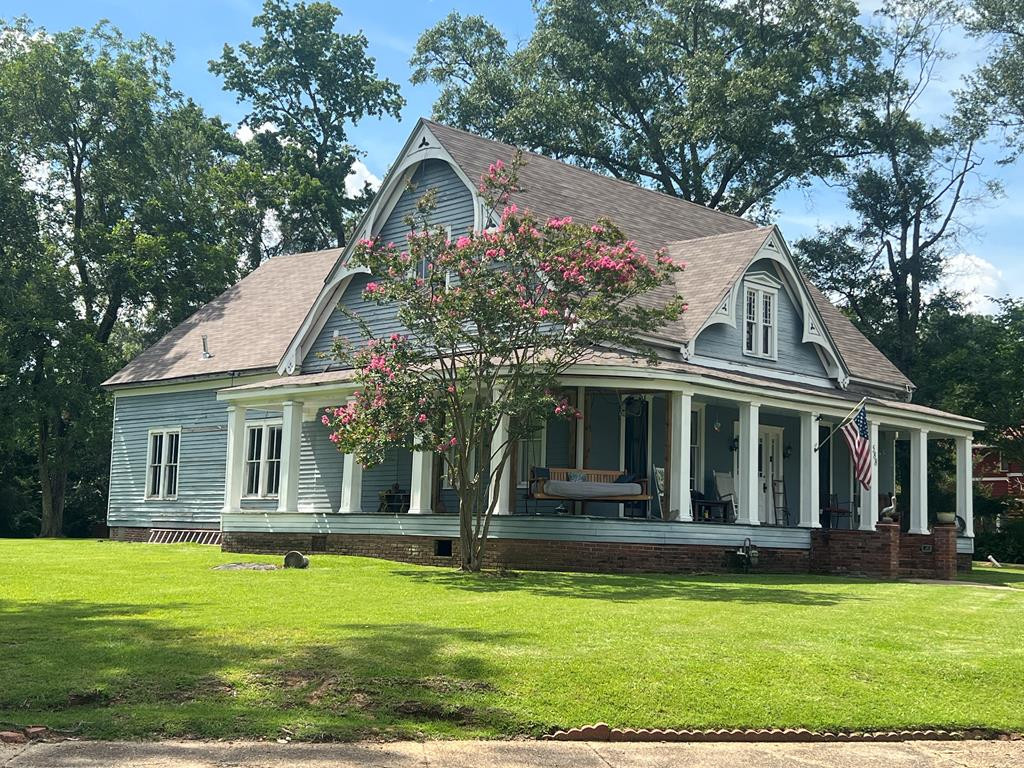 588 Union Street Property Photo 1
