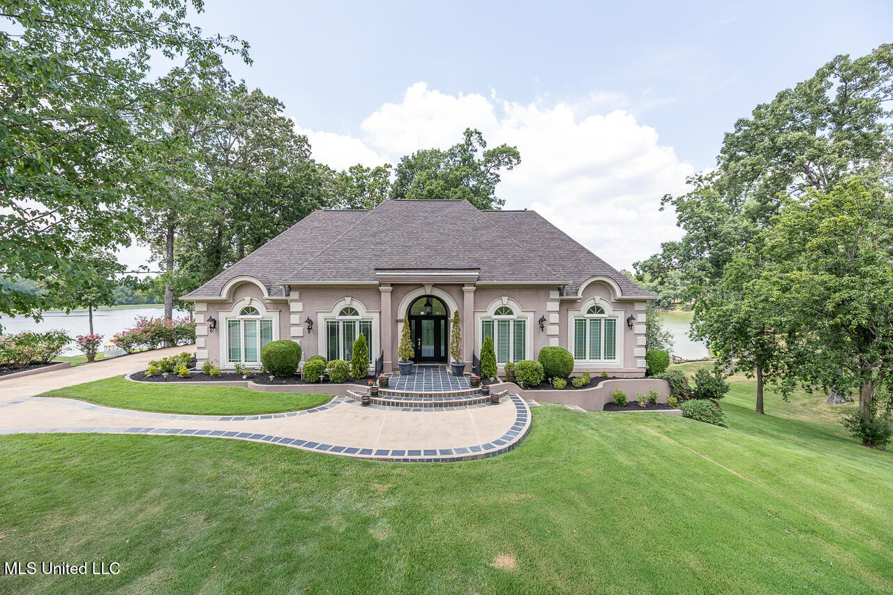 1590 Stonehedge Drive Property Photo 1