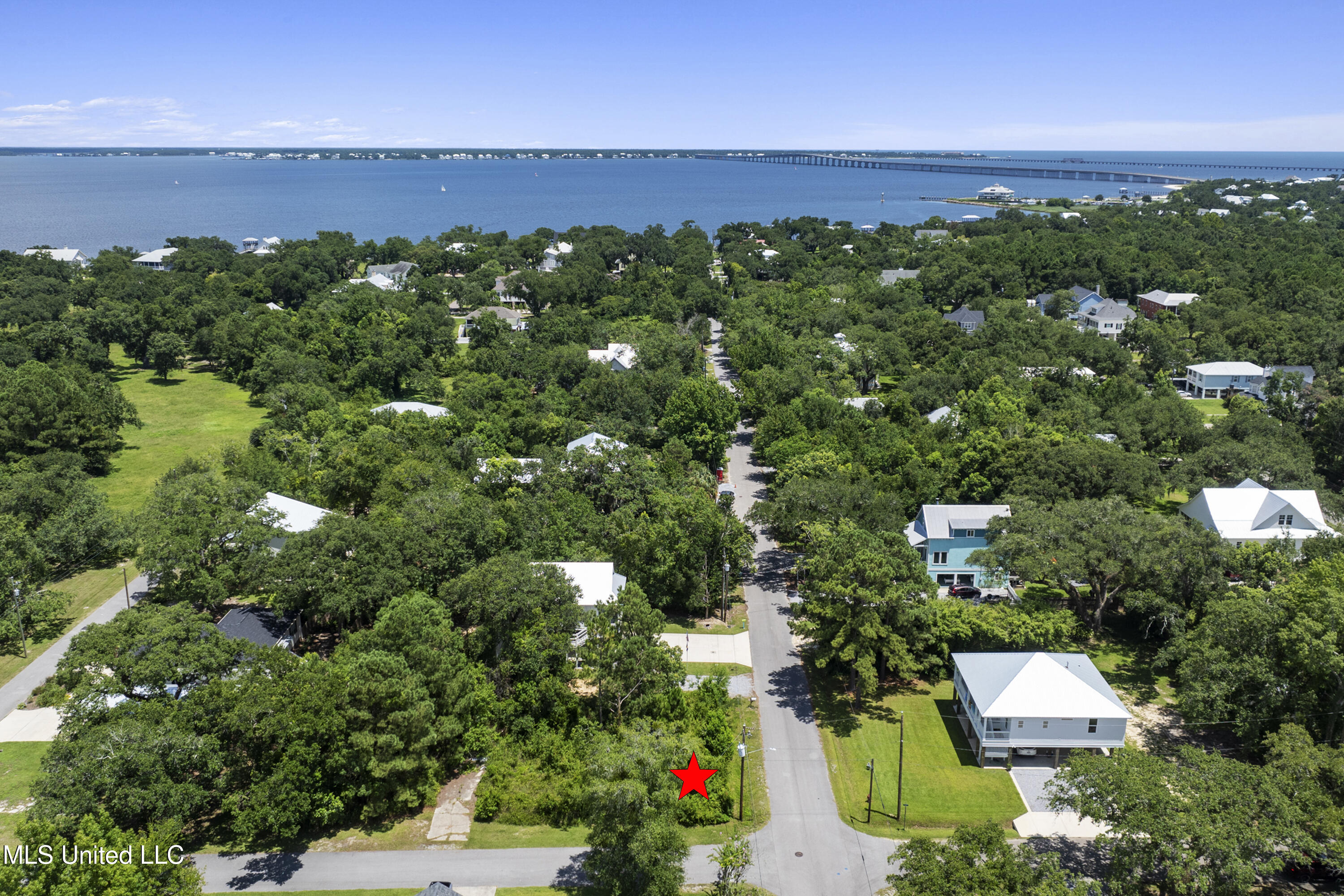 233 Leonhard Avenue Property Photo 1