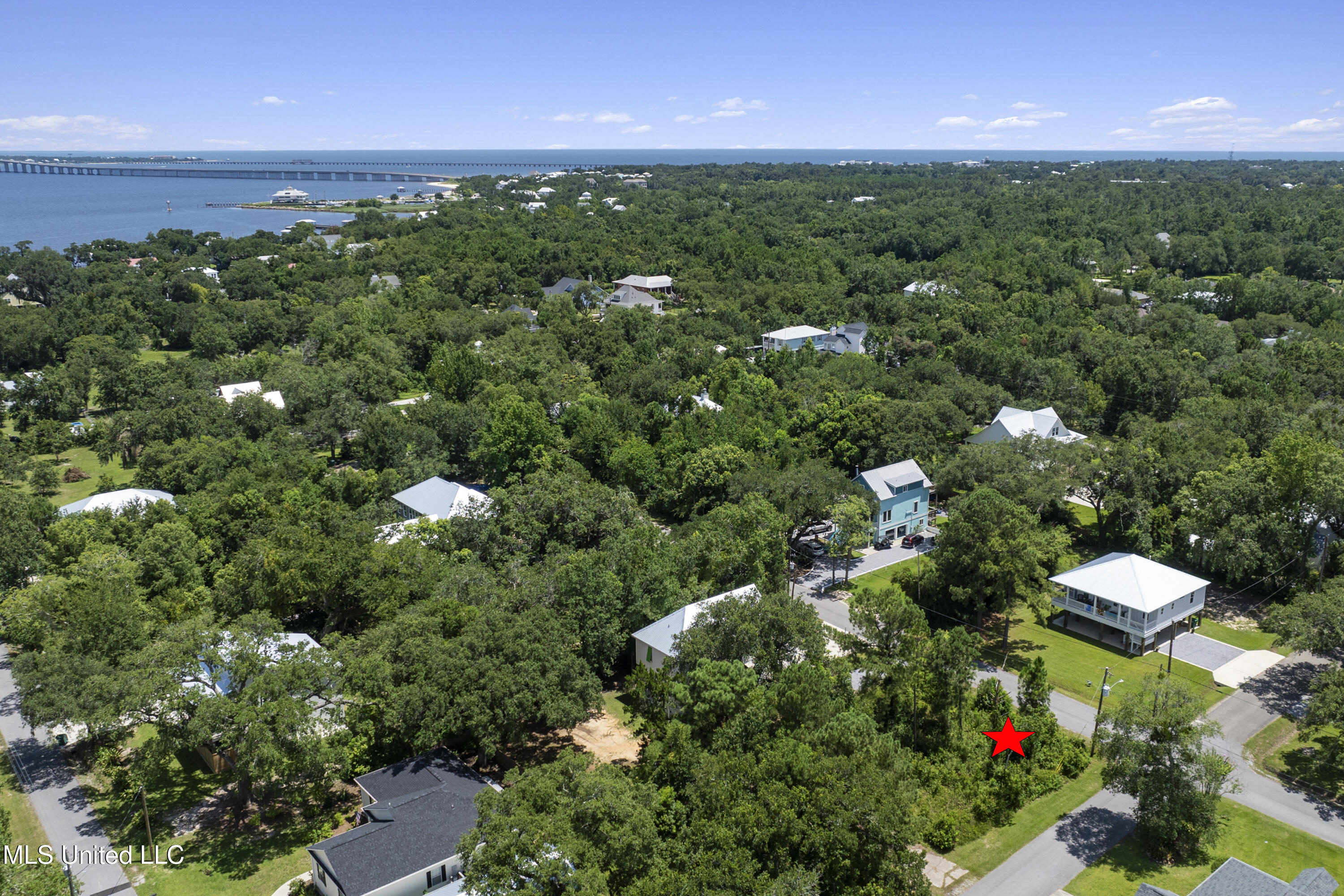 233 Leonhard Avenue Property Photo 7