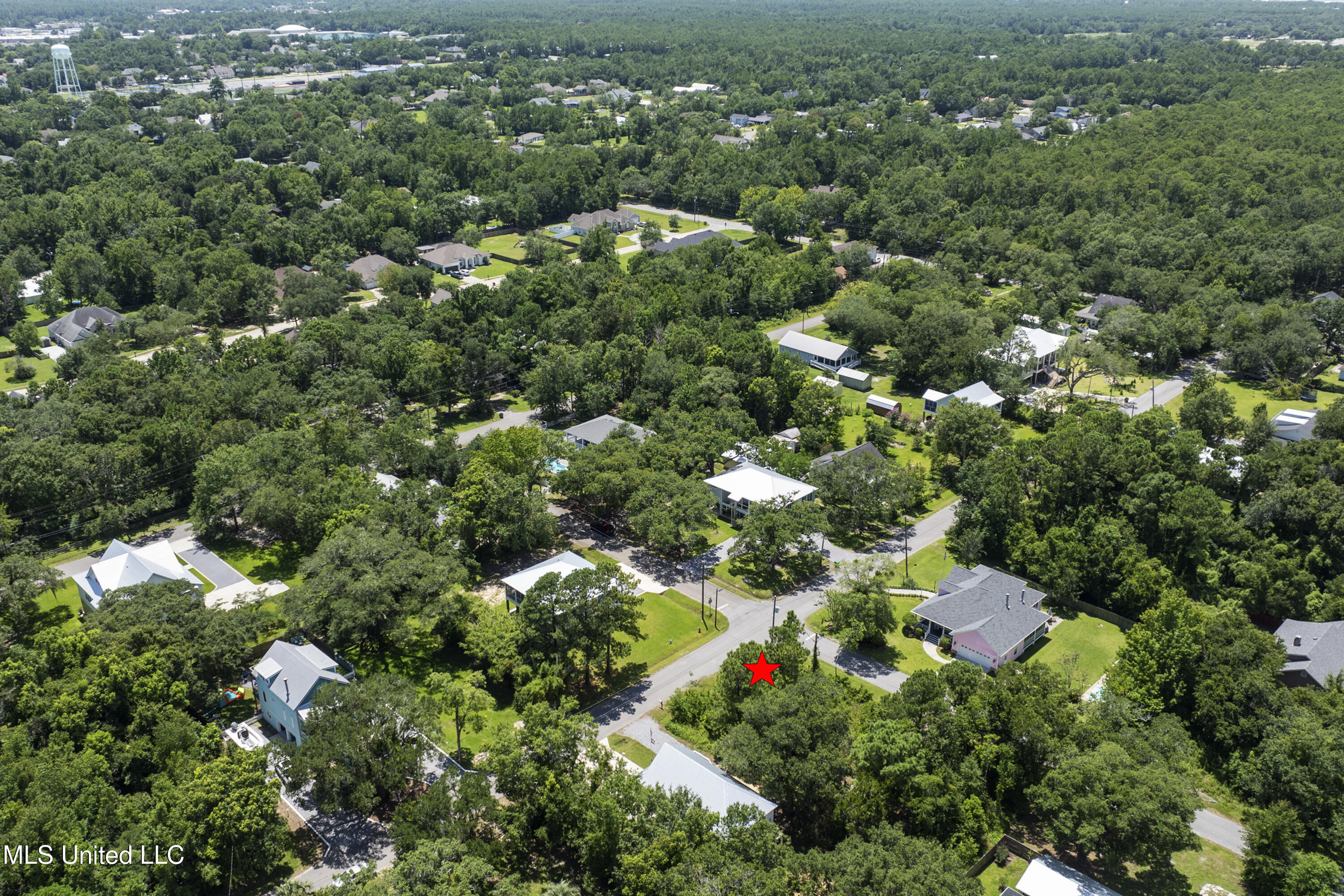 233 Leonhard Avenue Property Photo 10