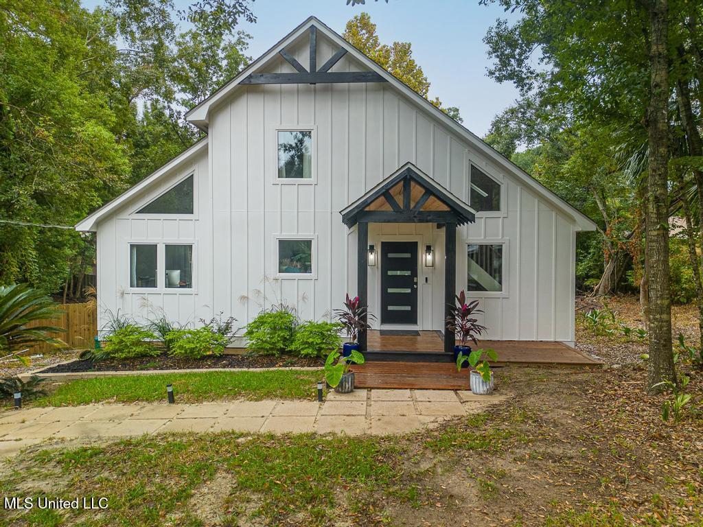 504 Forest Hill Drive Property Photo 1