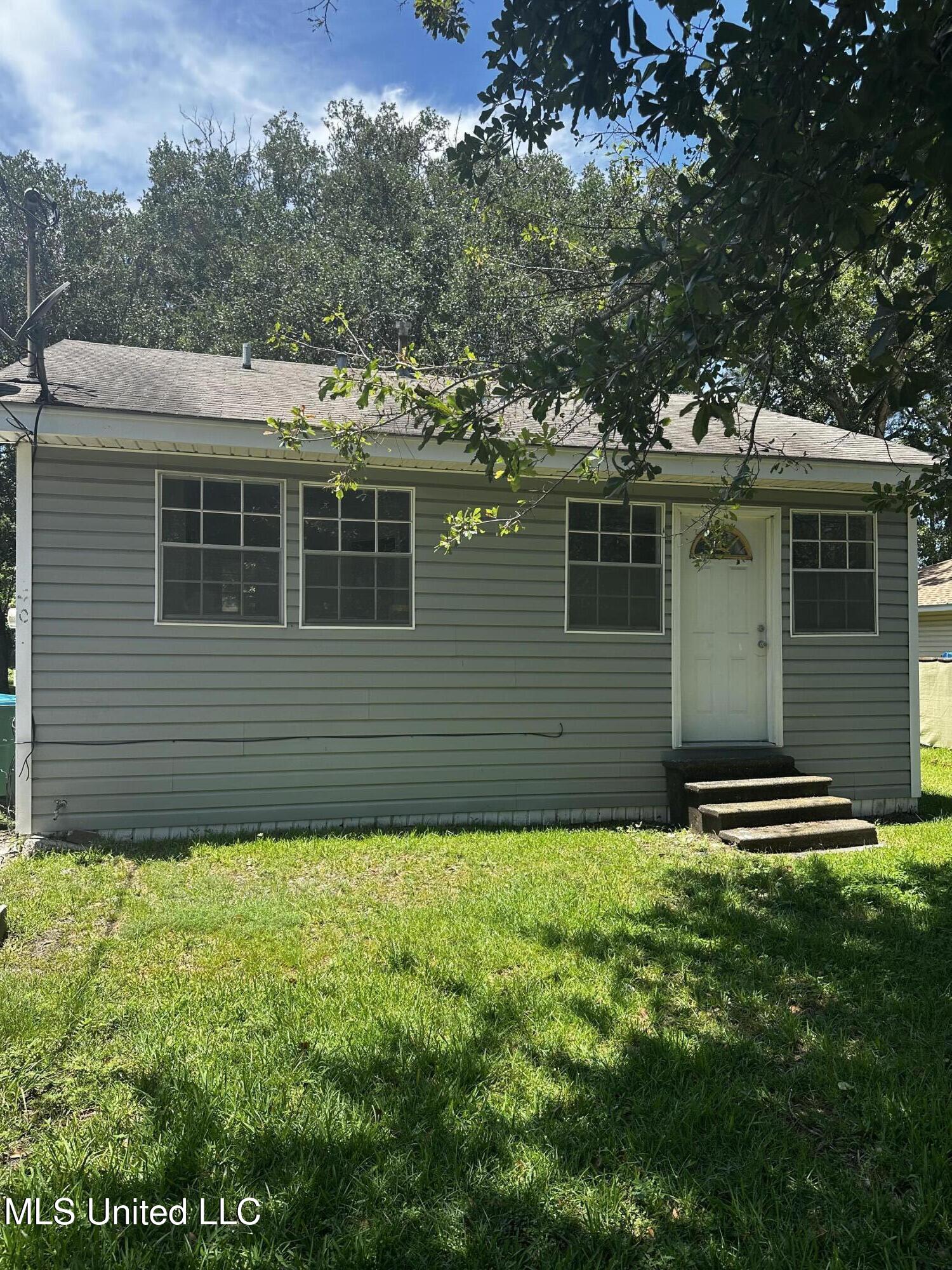 2407 11th Street Property Photo 1