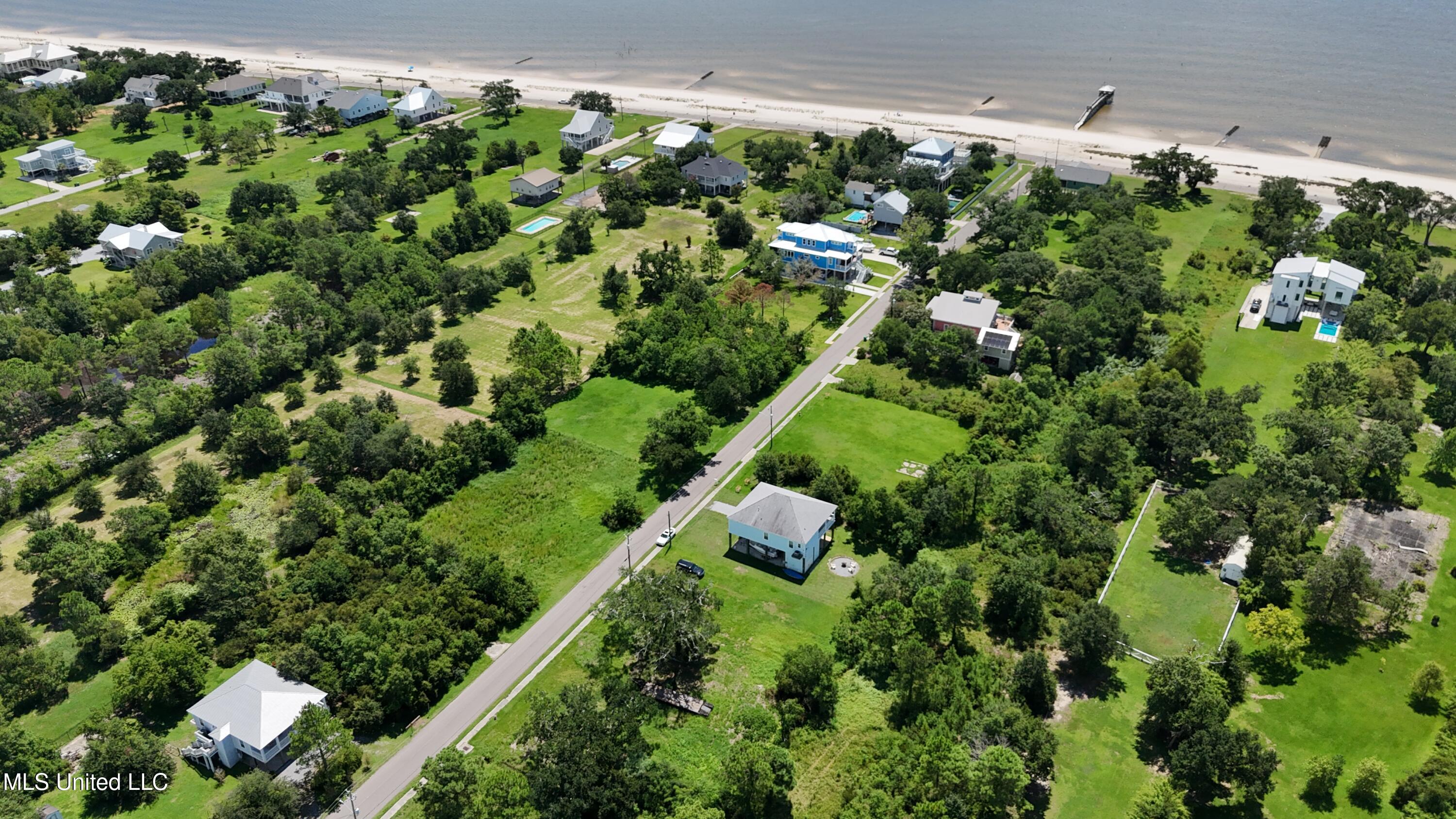 137 Oak Boulevard Property Photo 11