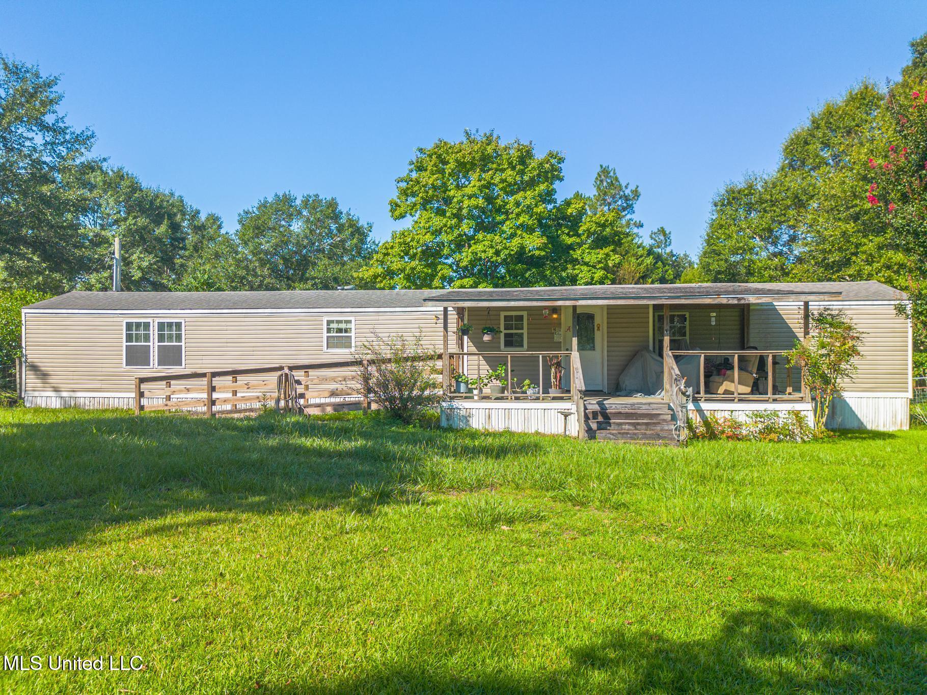 2 Horse Creek Road