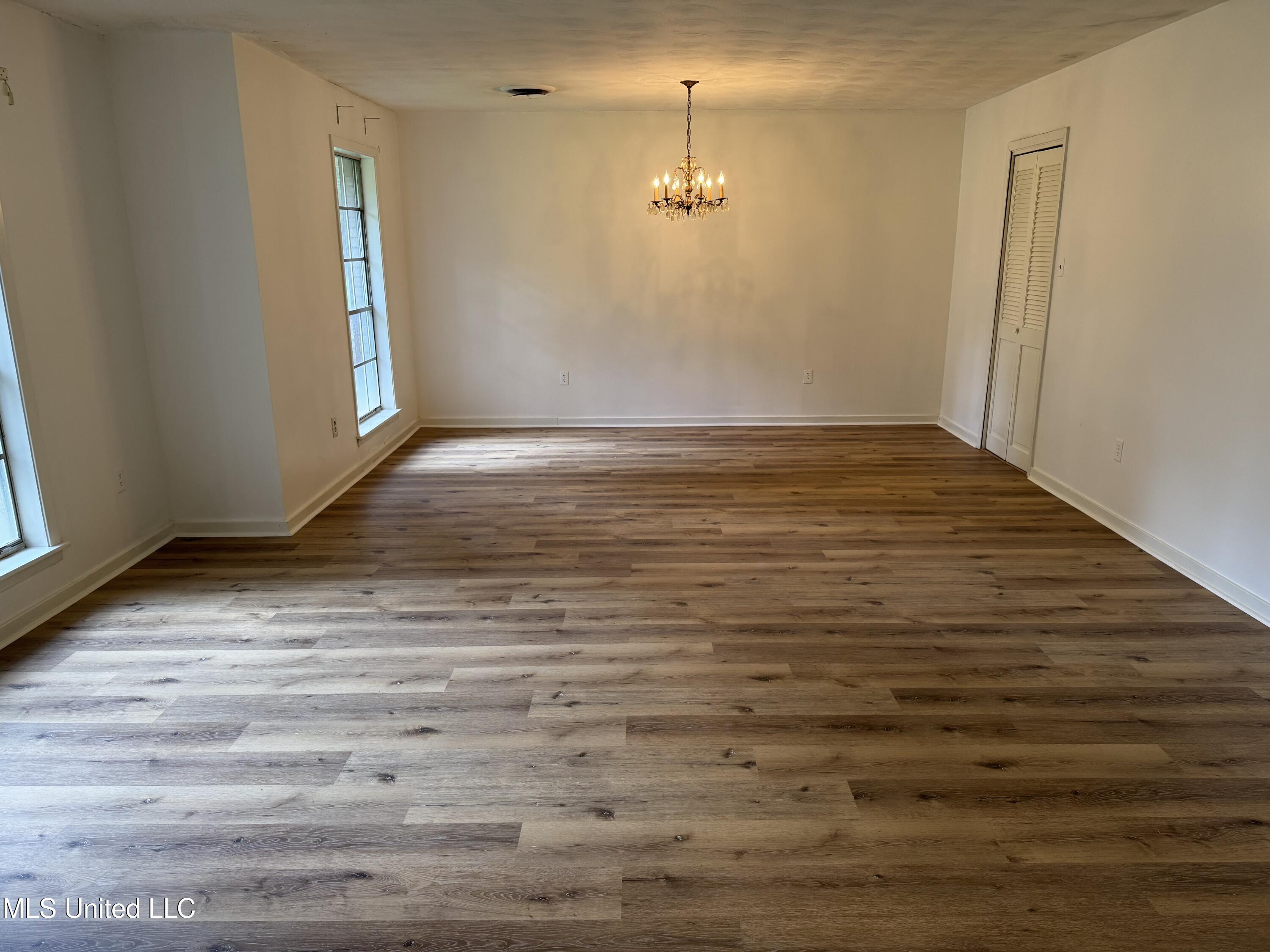 6202 Whitestone Road Property Photo 3