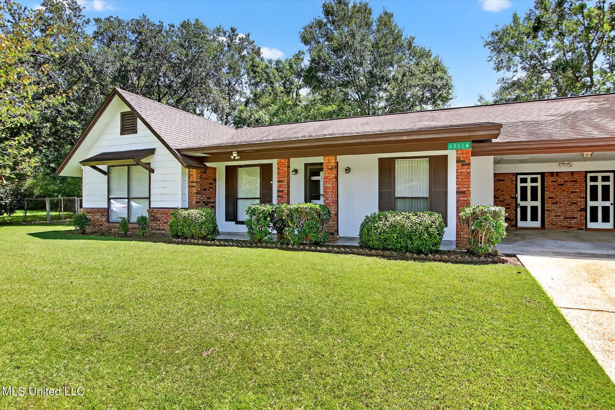 12114 Edington Place Property Photo 1