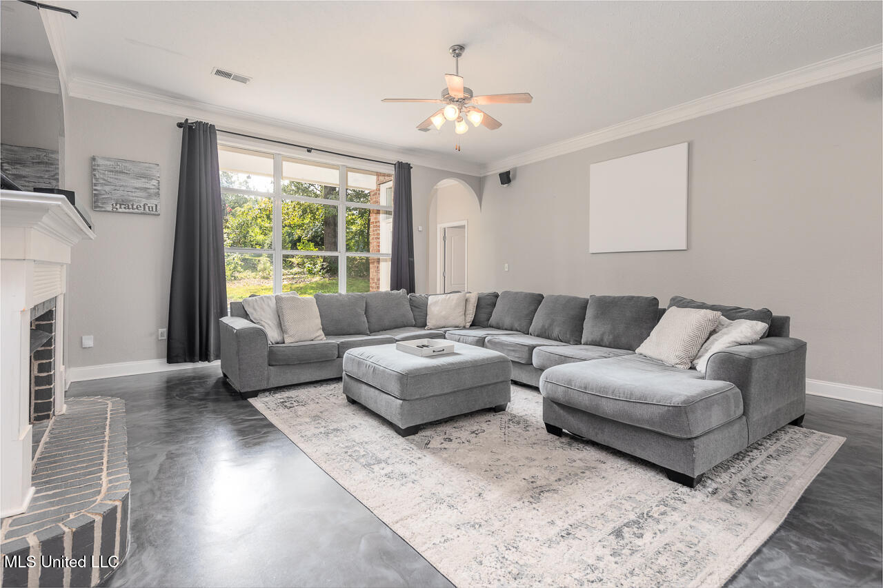 7846 Holly Ridge Drive Property Photo 4