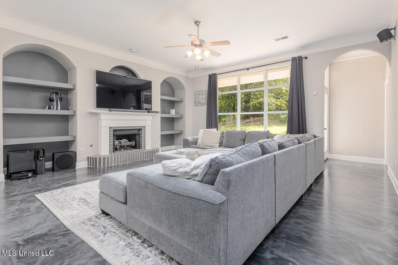 7846 Holly Ridge Drive Property Photo 5