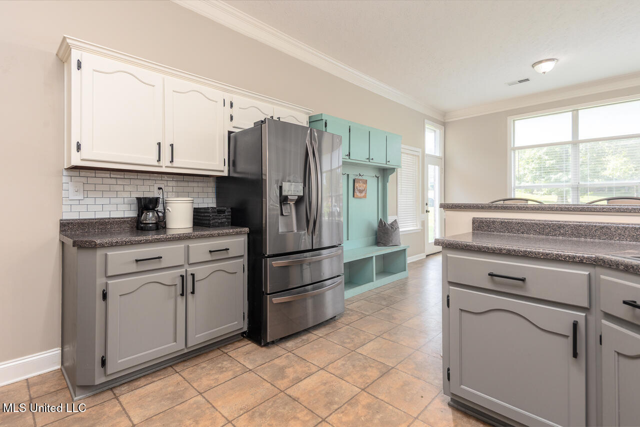 7846 Holly Ridge Drive Property Photo 9